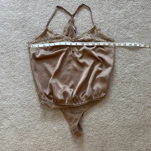 Abercrombie & Fitch Womens Lace Trim Satin Camisole Bodysuit Sz XS Beige Y2K - Picture 7 of 8